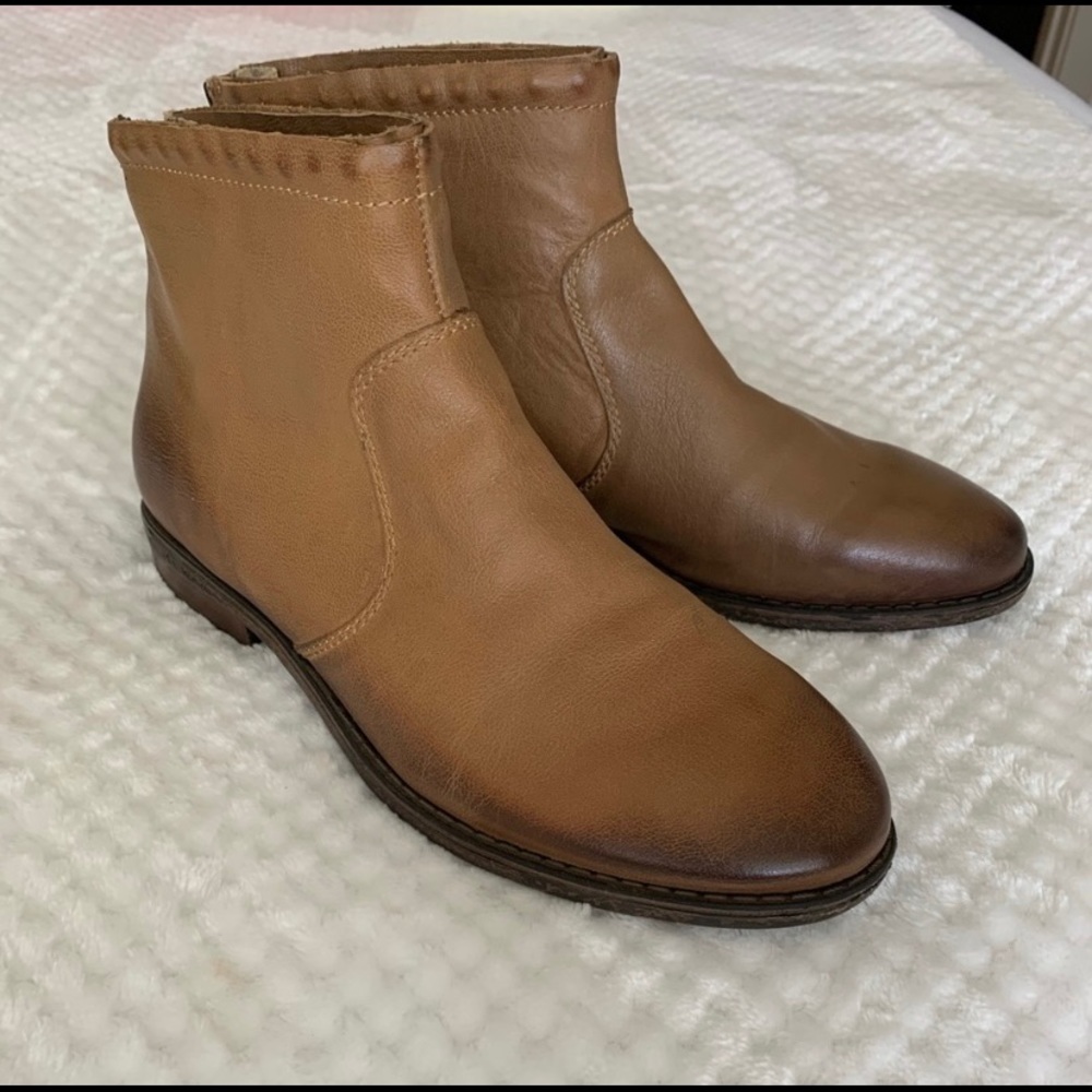 OTBT tan boots!